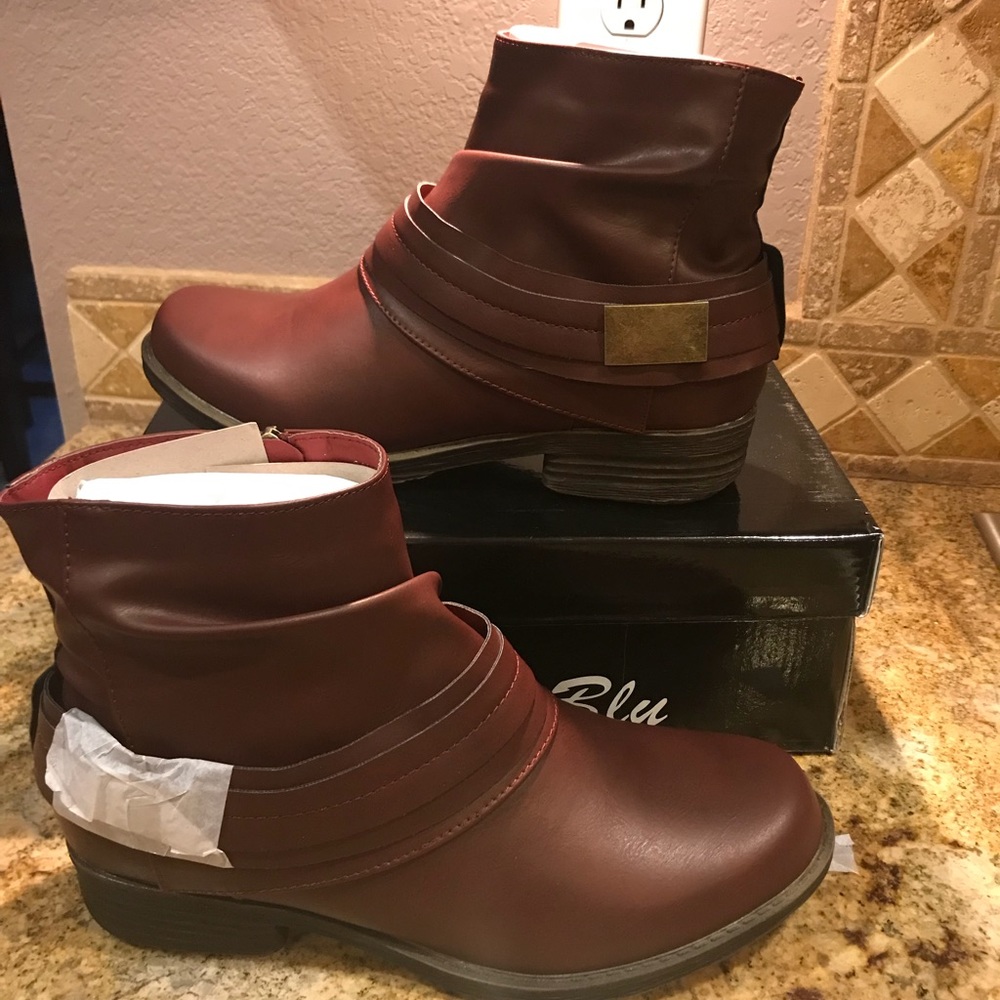 Booties maroon